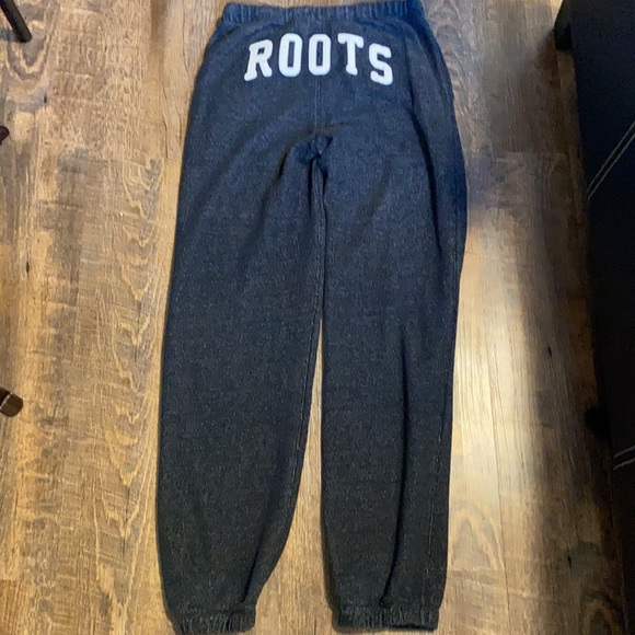 Too small, good condition, roots size 14 kids - Picture 3 of 3